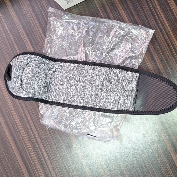 Everlast Heated Wristband - Picture 5 of 7